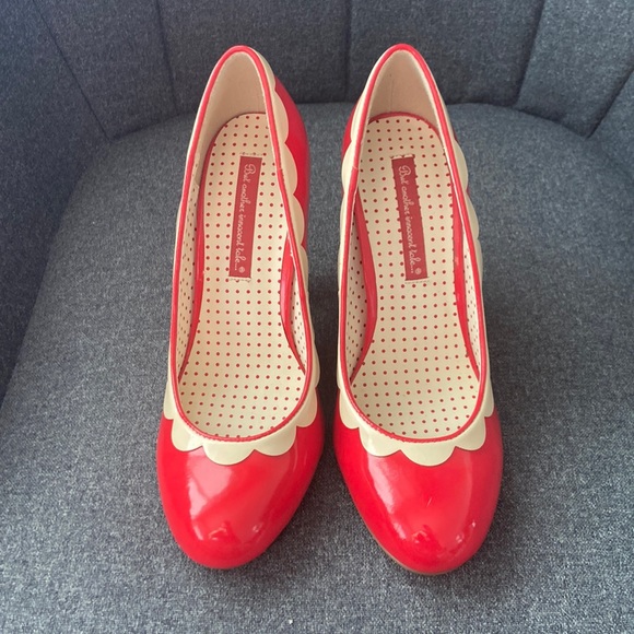 B.A.I.T. (But Another Innocent Tale) Red Heels with Cream color scalloped border - Picture 1 of 5